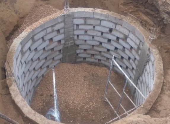 construcción de pozo de absorción